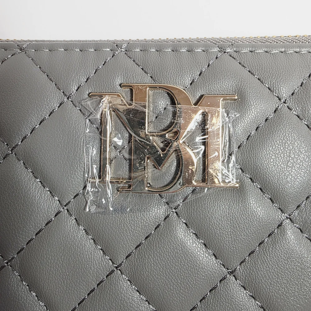 Badgley Mischka Grey Quilted Zip Around Wallet Vegan Leather Gold Logo Wristlet - Picture 5 of 9